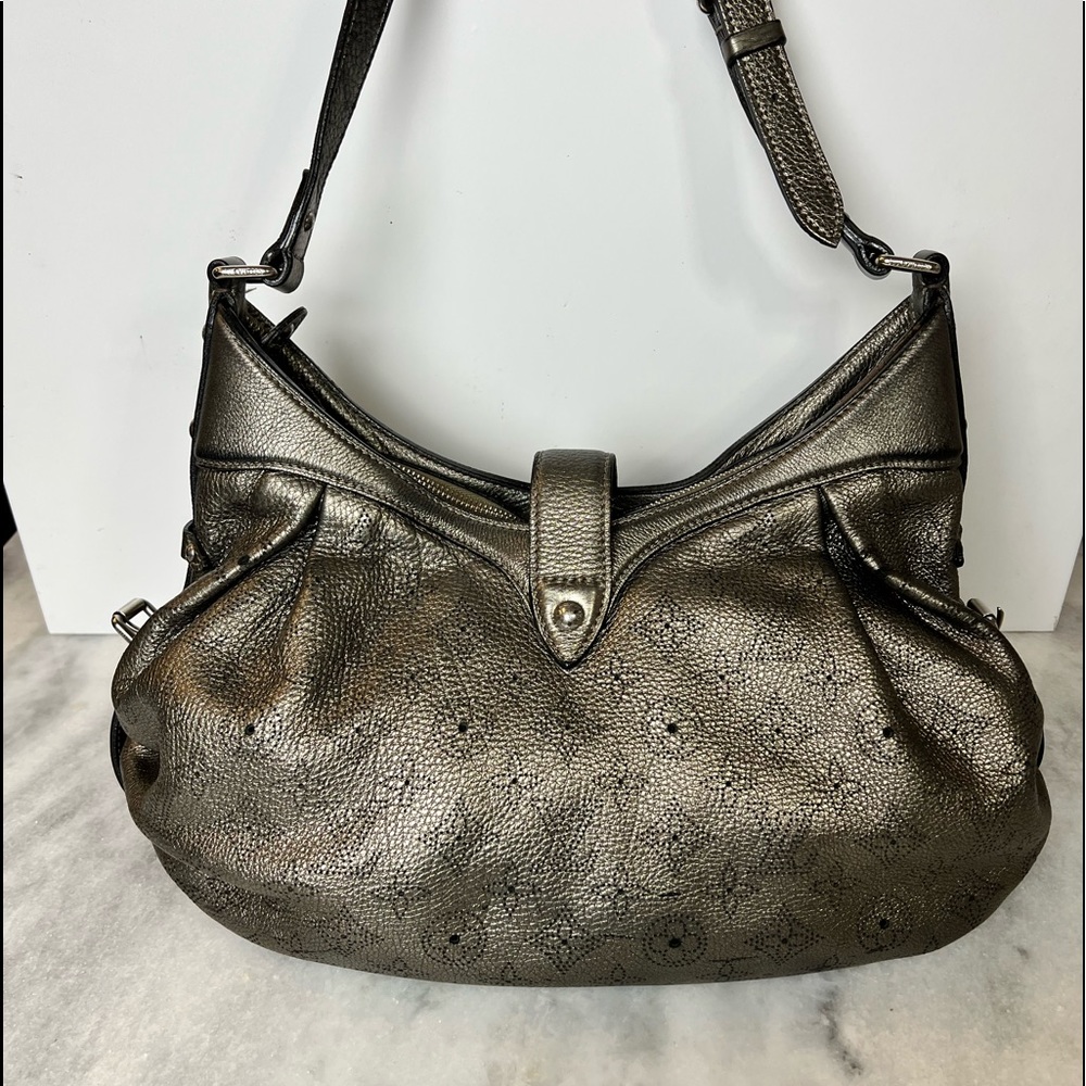 Louis Vuitton Metallic Gray Mahina Crossbody XS Argent